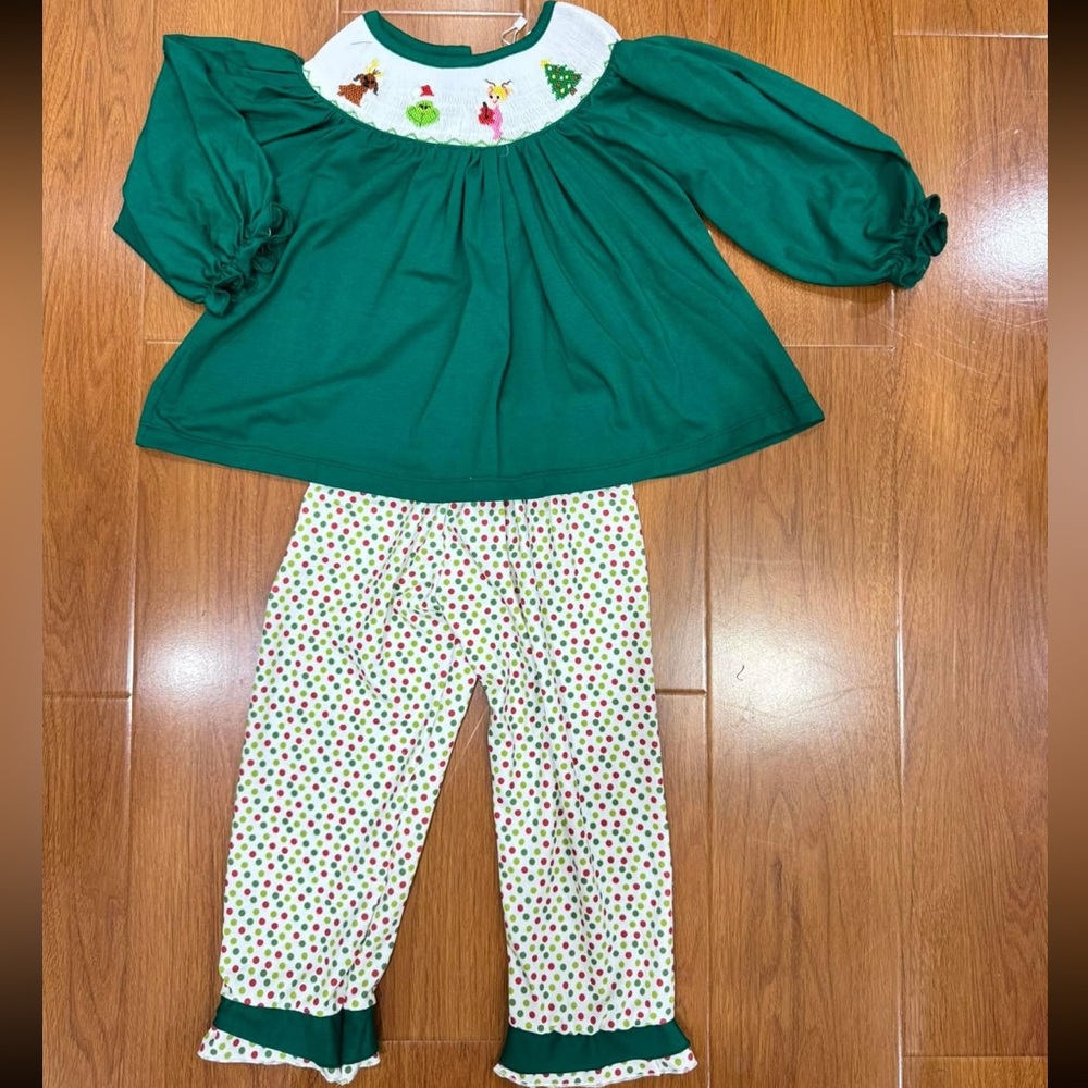 Grinch smock set